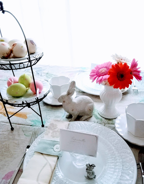 イースターのテーブルコーディネート ポイントはパステルカラーと小物使い